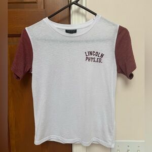 TOPSHOP white&maroon short sleevet-shirt  "LINCOLN PHYS.ED."on the chest.